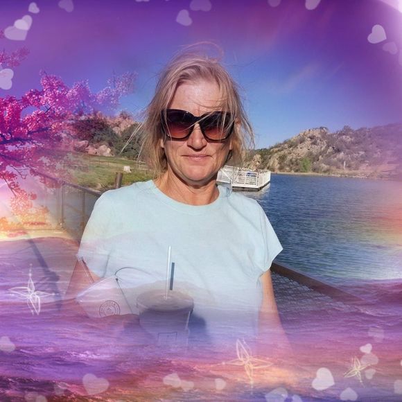 Meet your Posher, Doreen - Picture 1 of 1